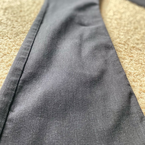 Preloved black lee jeans, to go with any outfit. Perfect condition, 33 waist. - Picture 2 of 7